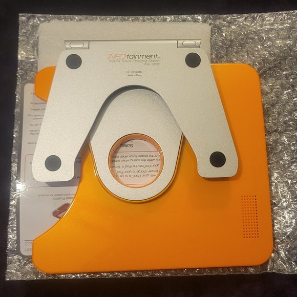 iPad 4 Travel Charging Station - Picture 5 of 10